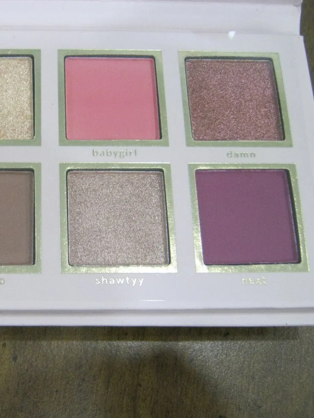 BH Cosmetics Mrs. Bella Eyeshadow Palette - Picture 3 of 4